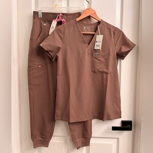 FIGS Smokey Taupe Scrub Set